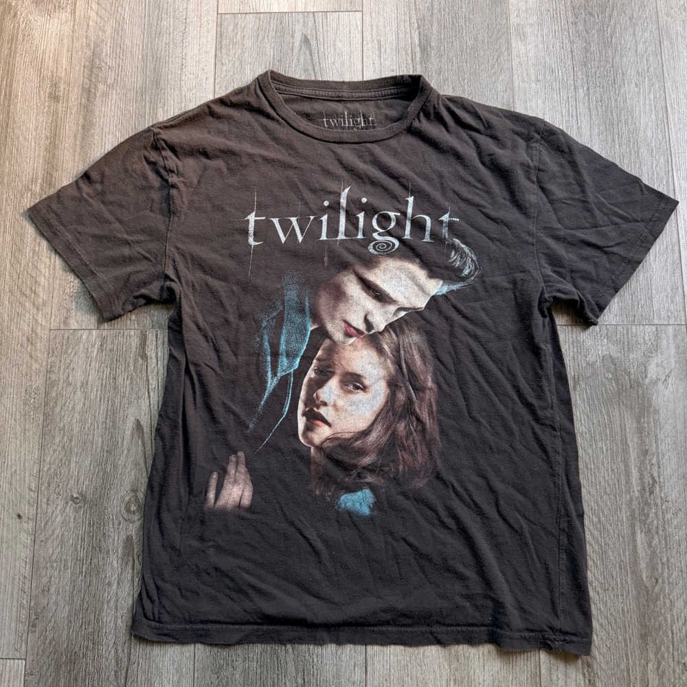 Twilight Mens M Black Movie T-Shirt Edward Bella Graphic Distressed Tee